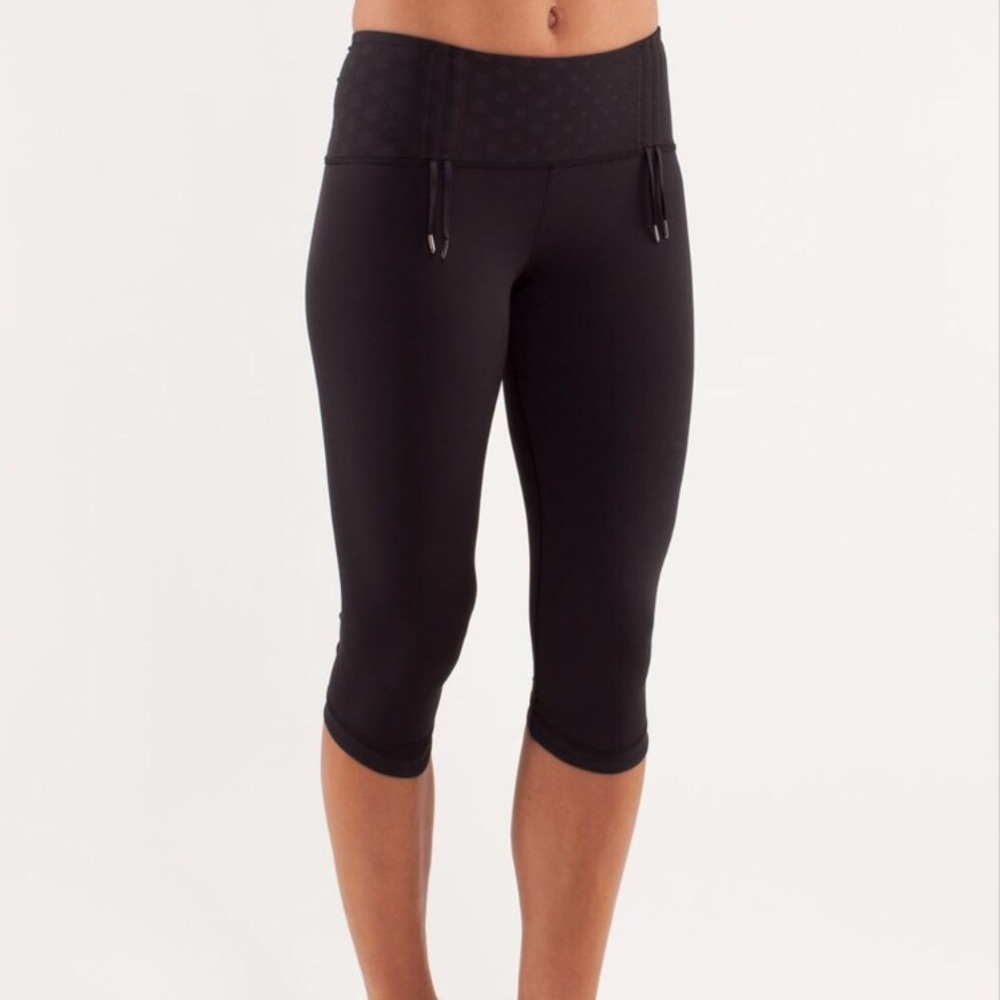 Lululemon Some like it Hot crop leggings